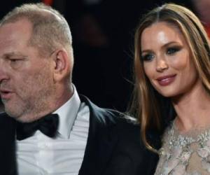 El productor de Hollywood Harvey Weinstein junto a Georgina Chapman. (AFP)