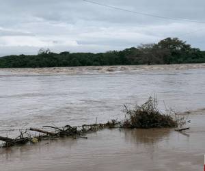 Las autoridades mantienen bajo monitoreo el crecimiento del río Goascorán.