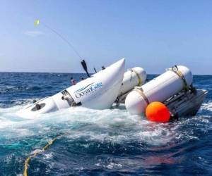 Multimillonarios y empresario, son cinco los pasajeros de que viajaban en el interior de un submarino turístico que realizaba una expedición hacia donde se encuentran los restos del Titanic. Estados Unidos, Canadá y Francia se encuentran en una carrera frenética para intentar hallar con vida a los cinco pasajeros del pequeño sumergible y al que le quedan solo menos de 40 horas de oxígeno.