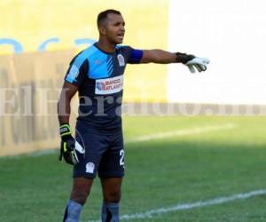 El arquero Donis Escober salió como titular en el duelo ante Social Sol, donde no utilizó la máscara de protección en el rostro (Fotos: Ronal Aceituno / Grupo Opsa)