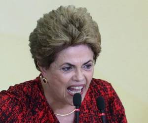 Rousseff ha estado luchando contra dicho proceso en el que se le acusa de violar normas fiscales. Foto: AP