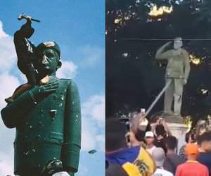 Manifestantes derribaron estatuas de Hugo Chávez en diferentes ciudades de Venezuela.