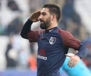 El futbolista de 31 años llegó como cedido al Basaksehir la temporada pasada debido a que no tenía gran protagonismo en el Barcelona. Foto:Instagram