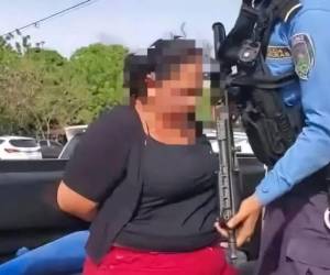 La fémina podría perder la custodia de las hijas si es declarada culpable.