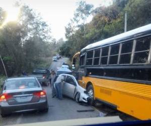 El ahora occiso viajaba a bordo de un vehículo tipo turismo color gris.