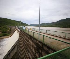 Debido a las fuertes lluvias que se han reportado en la cuenca de la represa, La Concepción se llenó de forma rápida.