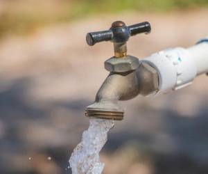 Desde la madrugada comenzarán a recibir el agua potable en varias zonas de la capital.