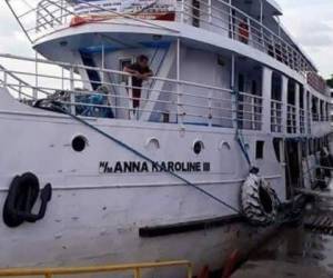 El comandante del navío relató que antes del momento del naufragio la embarcación estaba lidiando con un tormenta y fuertes vientos.