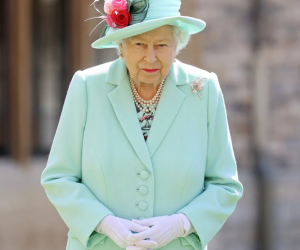 La reina suele asistir a esta ceremonia todos los años.