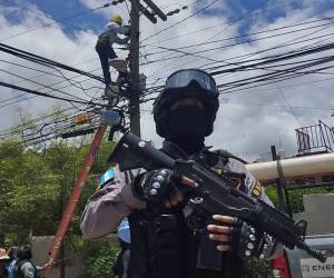 Equipos de la Dipampco realizaron la operación en el sector 1 de la colonia Villa Nueva, donde desmantelaron tres cámaras de vigilancia.