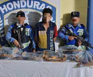 Agentes de la Policía Nacional capturaron y presentaron al hombre de 27 años, integrante de la banda criminal “El Diablo” en Sulaco, Yoro.