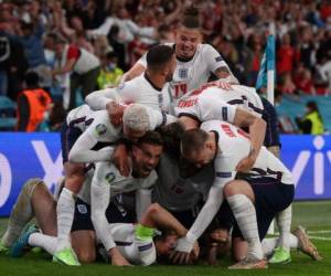 De esta forma el conjunto de los tres leones se medirá a Italia en el partido que definirá al campeón de Europa el domingo en la capital británica en un escenario más que ideal para los dirigidos por Gareth Sothgate. Foto: AFP