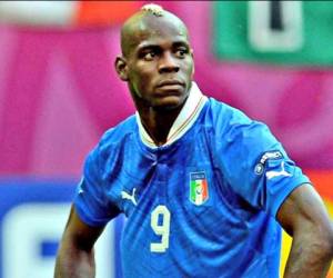 El jugador Mario Balotelli es también seleccionado de Italia. (Foto: AFP)