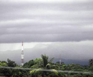 El fenómeno tropical tocó territorio cubano ayer domingo alrededor de las 6:10 p.m (hora local) y hoy salió del país a las 7:20 p.m (hora local).