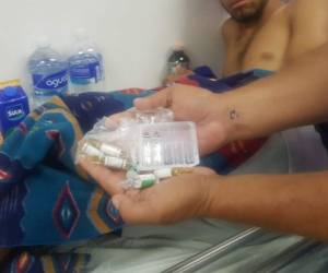 Los pacientes de la emergencia del Hospital Escuela Universitario denunciaron que tienen que comprar los analgésicos, jeringas, medicamentos y demás insumos porque está desabastecido.