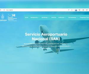 La página oficial www.san.hn está estructurada en diferentes pestañas conteniendo desde noticias hasta un tracker de vuelos.