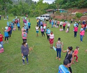 Todas estas acciones fueron posible gracias al gran trabajo de las voluntarias y voluntarios de Plan International Honduras, con apoyo de las alcaldías municipales, organizaciones de base comunitaria y el liderazgo comprometido de un equipo de trabajo que fue más allá de su deber laboral, mostrando su solidaridad, empatía y compromiso con el cumplimiento de los derechos de la niñez y sus familias.