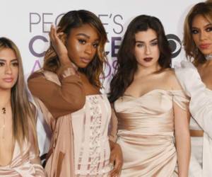 Ally Brooke, Normani Kordei, Lauren Jauregui y Dinah Jane en la alfombra roja de los People 's Choice Awards 2017. Esta presentación marca el debut de Fifth Harmony como cuarteto. (Foto: AFP)