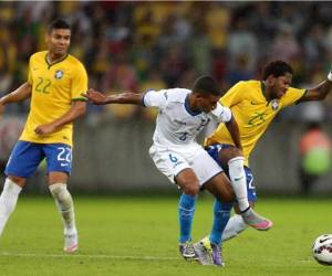 Casemiro (22) durante el partido del año pasado entre Honduras y Brasil en Porto Alegre.