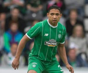 Emilio Izaguirre, lateral izquierdo hondureños de los Hoops.