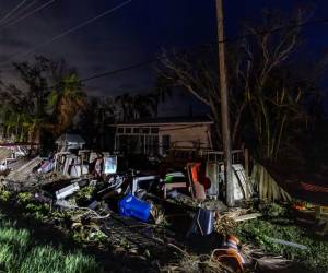 Varias víctimas fallecieron después de que tornados provocados por Milton azotaran la zona el miércoles en la tarde.