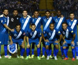 En el equipo chapín están los catrachos Gerson Tinoco (9) y Denis López (13).