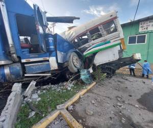 Hasta el momento solo se reportan daños materiales producto de la múltiple colisión.