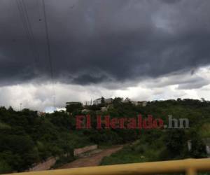 Se espera que las lluvias registradas este domingo sean de baja intensidad. Foto: Estalin Irías/ EL HERALDO