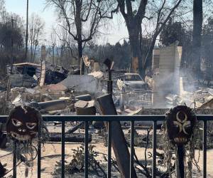 La ciudad de Altadena en el condado de Los Ángeles fue una de las más afectadas, donde muchas personas perdieron sus hogares por las llamas de los siniestros.