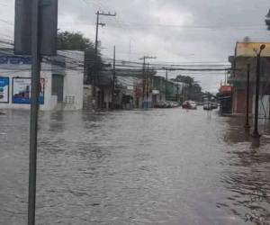 En Puerto Cortés y Omoa las precipitaciones han causado inundaciones en diferentes puntos de sus ciudades.