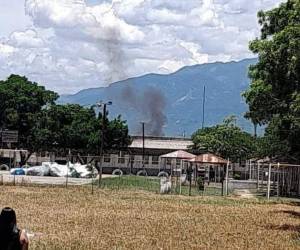 Los videos que muestran el incendio desatado en centro penal de Comayagua tras intento de amotinamiento