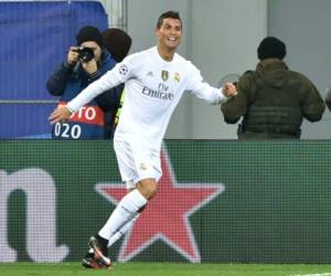 Cristiano Ronaldo, delantero estrella del Real Madrid en acción.