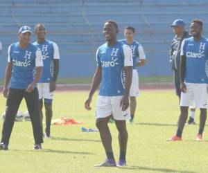 Maynor Figueroa junto a varios seleccionados se mostraron motivado para el duelo ante El Salvador