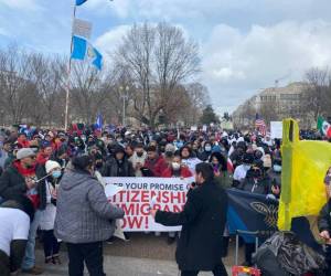 Los latinos dejaron de trabajar este lunes para reclamar las reformas que prometió Joe Biden.