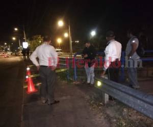 Elementos de la seguridad privada de la UNAH acudieron a la zona. Minutos después llegaron agentes de la Policía Nacional. Fotos Estalin Irías| EL HERALDO