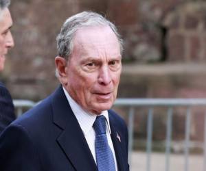 El ex alcalde de Nueva York, Michael Bloomberg, posa para una foto en el capitolio en Little Rock, Arkansas, el martes 12 de noviembre de 2019. Foto: Agencia AFP.