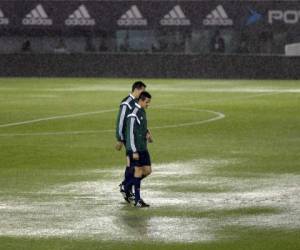 Los árbitros pasaron por la cancha y encontraron no apto el terreno.