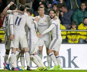 Los jugadores del Real Madrid celebran el triunfo ante el Villarreal (Foto: Agencia AFP)