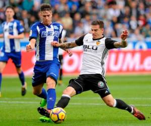 Con cinco triunfos y cinco empates, el conjunto colchonero podría ver cómo el Barça se aleja. Foto: AFP