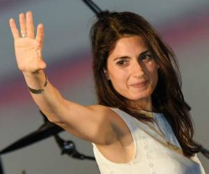 Virginia Raggi se metió a la política dentro de un movimiento indignado.