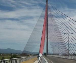 Un influencer británico de 26 años falleció tras caer del puente de la Castilla -La Mancha, en España. El puente cuenta con 192 metros de altura y es considerado el más alto del país.