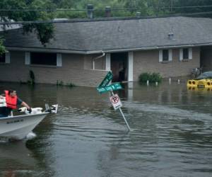 Cientos de personas han tenido que ser rescatadas debido a las inundaciones en Houston. Foto: AFP