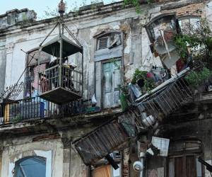 El angustioso momento en que un edificio se derrumbó en La Habana, Cuba