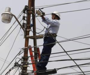 Las autoridades de la Empresa Energía Honduras (Eeh) anunciaron las interrupciones en el servicio de energía eléctrica en varios sectores del país, debido a trabajos de mantenimiento general. /Fotos El Heraldo Honduras/