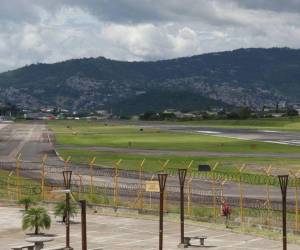 Aeropuerto Toncontín amaneció cerrado este viernes. El aeródromo se abrirá conforme mejore el clima.