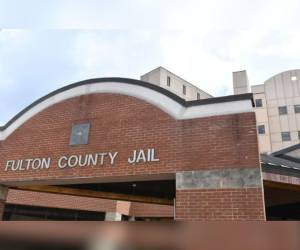 Hacinamiento, aterradores crímenes y suciedad son algunas de las características que se pueden destacar de Fulton Country Jail, una prisión situada en Georgia, Estados Unidos, donde este jueves, Donald Trump se entregará a la justicia. A continuación algunas imágenes y particularidades de esta cárcel.