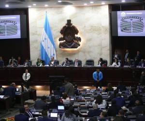 Debido a la falta de acuerdos, el oficialismo y la oposición se culpan por la improductividad en el Congreso Nacional.