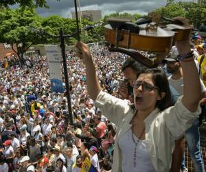 Machado, quien publicó un artículo en The Wall Street Journal expresando su temor por su vida y libertad, aseguró tener pruebas del fraude electoral y reivindicó el triunfo de su candidato, Edmundo González Urrutia.