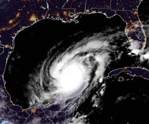 El ojo del potente huracán Milton captado vía satelital.