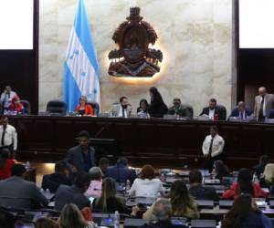 Con 122 parlamentarios dio inició la sesión ordinaria convocada por la Junta Directiva del Congreso Nacional que al final inició dos horas tarde.